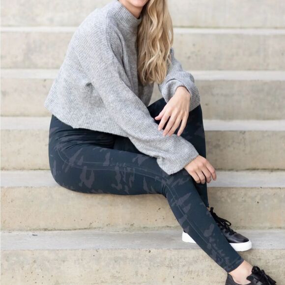 Spanx Look at Me Now Seamless Leggings in black camo 079 - Picture 1 of 3